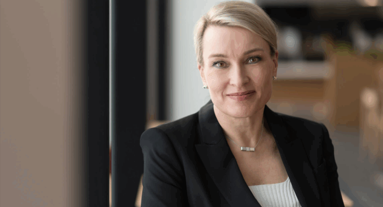 Pia Westman on Veripalvelun johtaja.